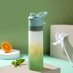 501-600ml Gradient Color Fog Surface Spray Water Cup Outdoor Sports Bottle(Green)