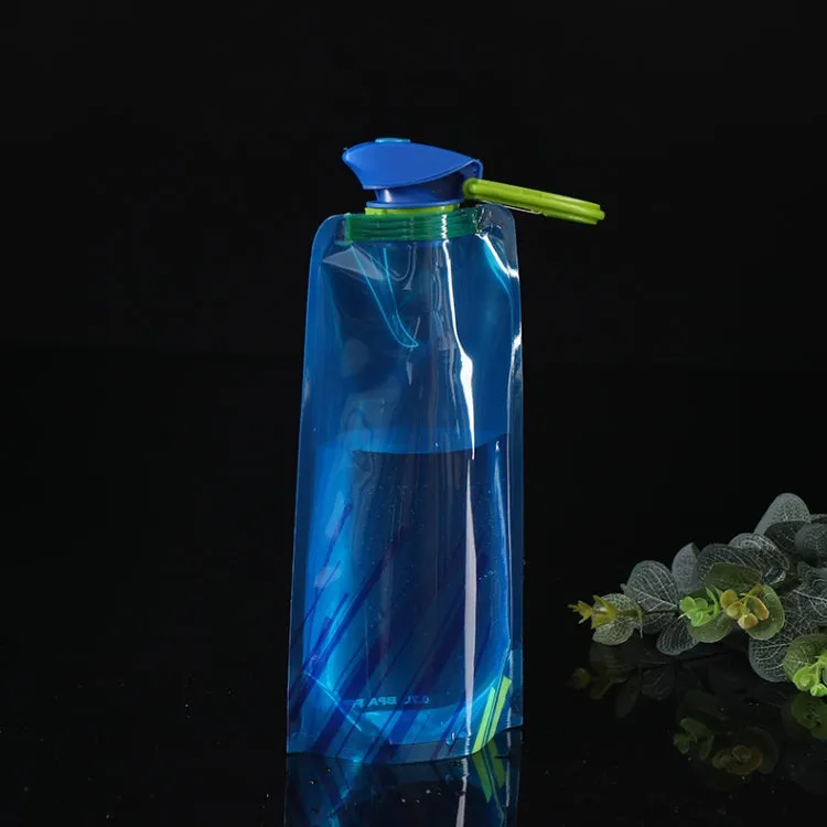 700ml Outdoor Sports Collapsible Kettle Leakproof Drinking Water Bag with Carabiner(Blue)