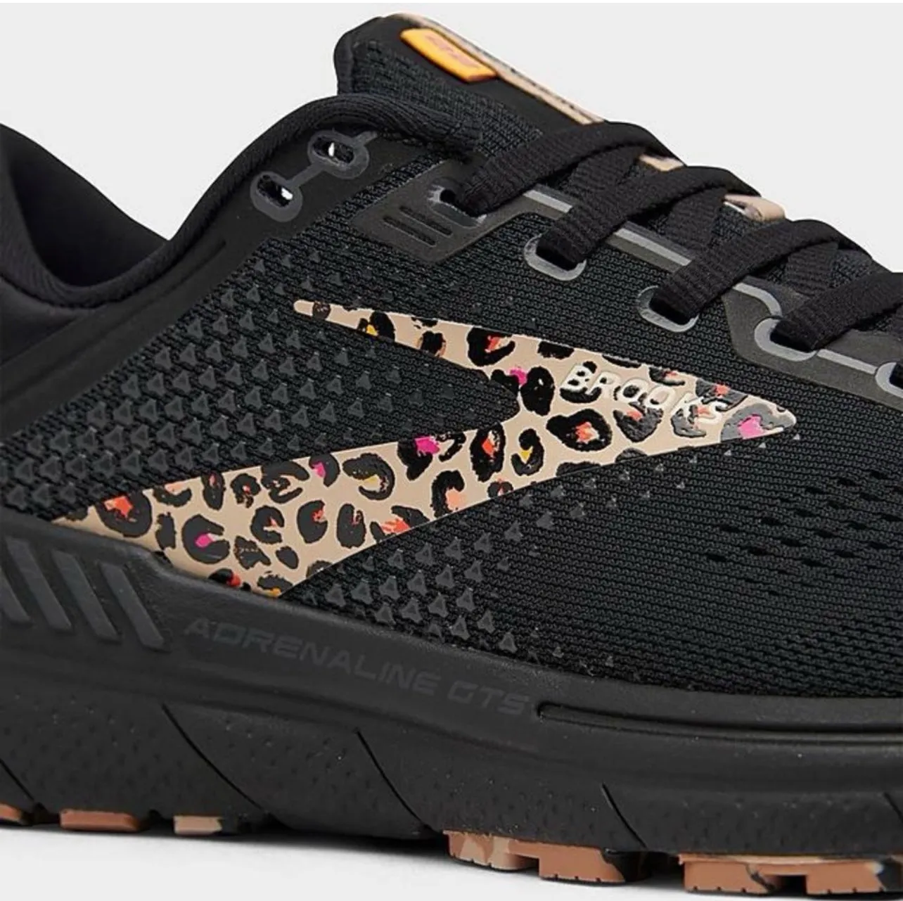 Brooks Adrenaline GTS 22 Black/Ebony/Citrus Women's Shoes Sneakers SIZE: 12 B Medium