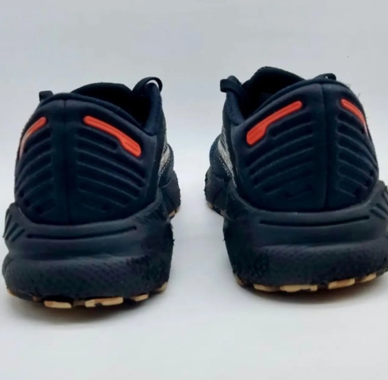 Brooks Adrenaline GTS 22 Black/Ebony/Citrus Women's Shoes Sneakers SIZE: 12 B Medium
