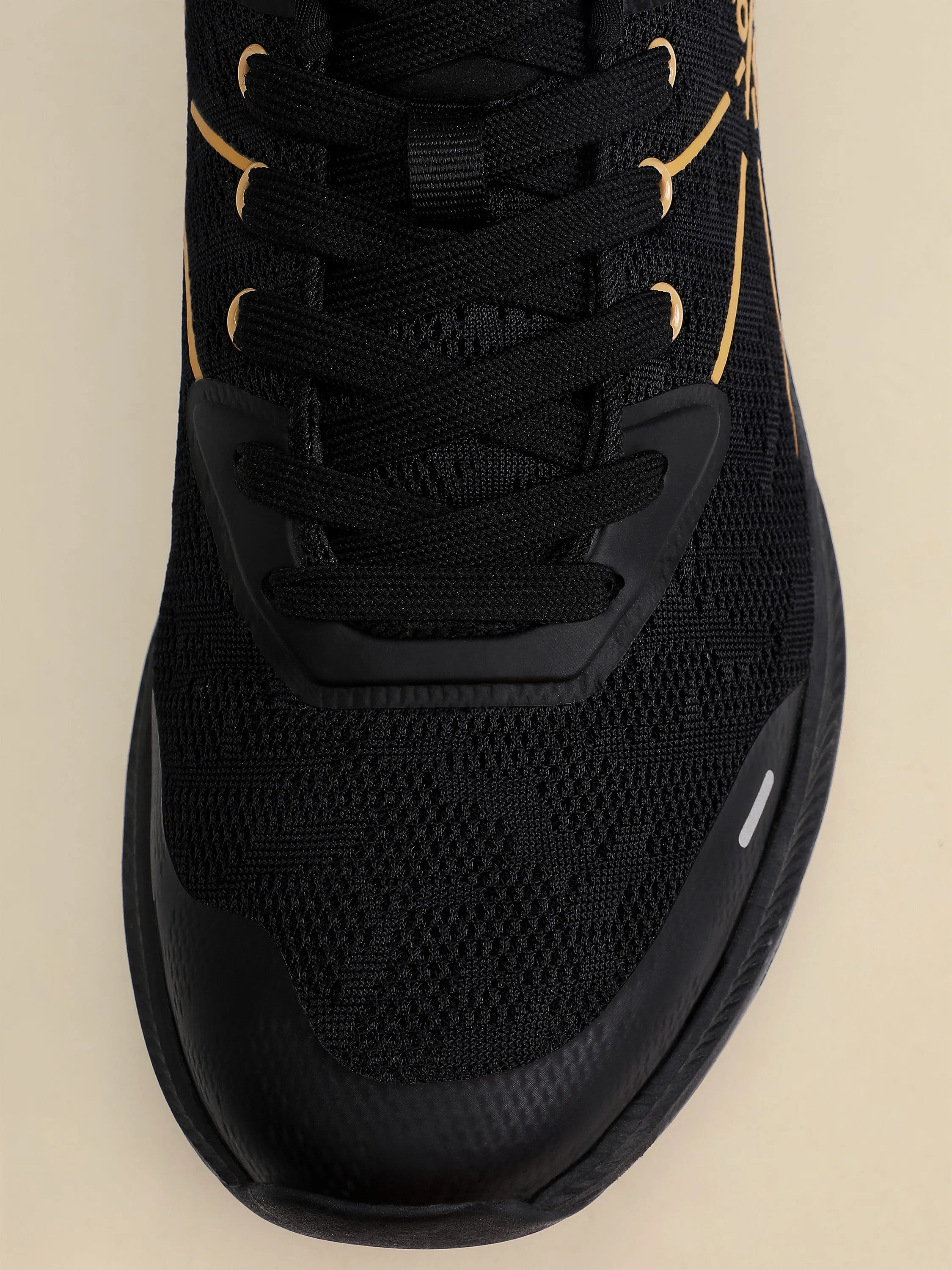 Flomo Men Running Shoes - Black/Gold